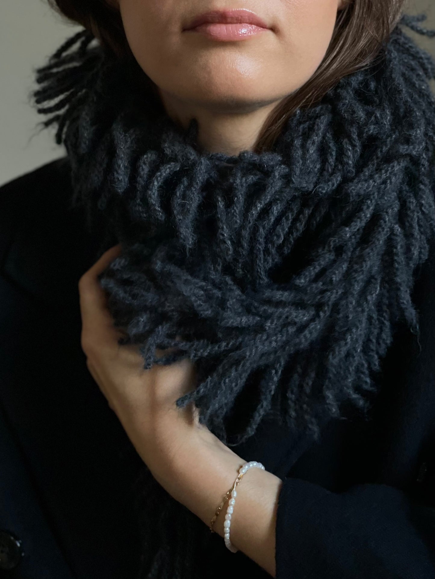 Mono_Boa Scarf (Deutsch)