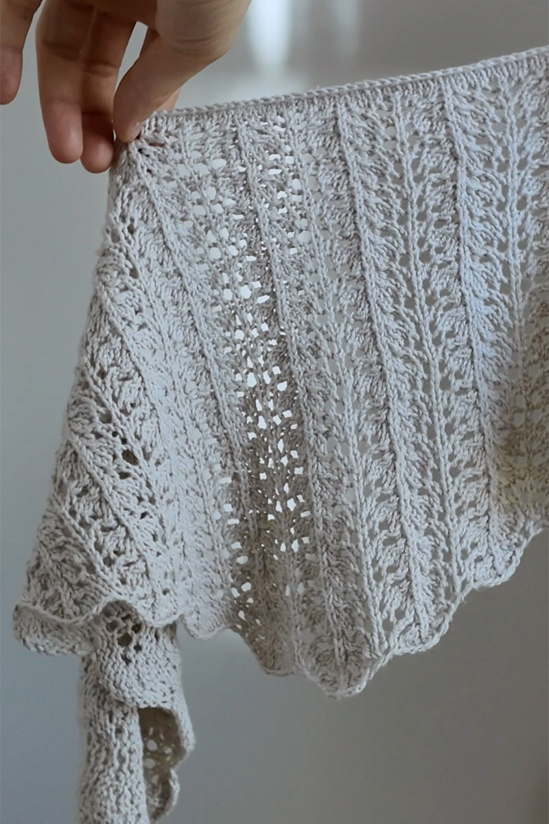 Mono_Floral Lines Scarf (English)